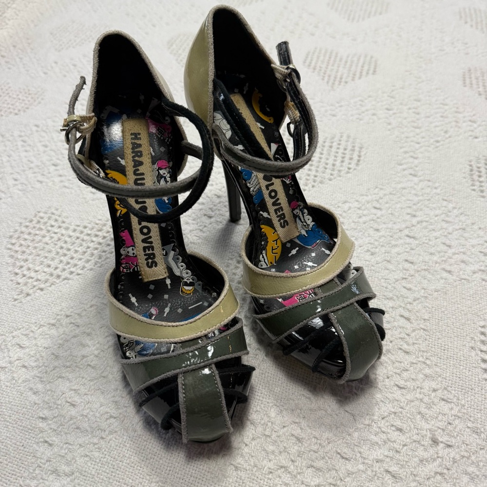Harajuku Lovers Heels Women’s Gwen Stefani Strappy Stiletto Heel (6 1/2?…
